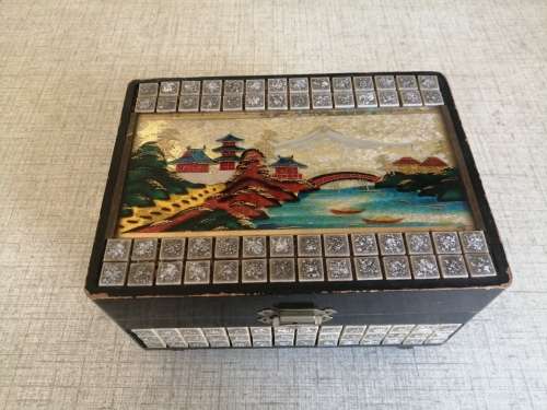 Stunning musical jewellery box in working condition