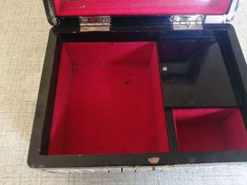 Stunning musical jewellery box in working condition