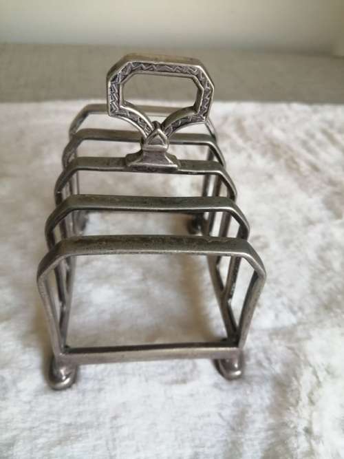 Stunning silver plated toast rack