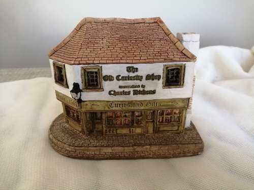 Lilliput Lane The old curiosty shop