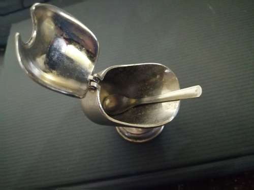 Salt server in the shape of a miniature sugar bowl