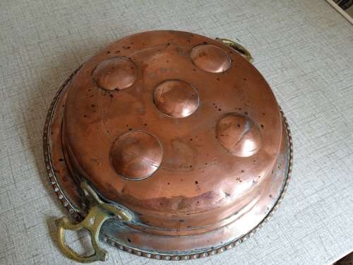 Vintage copper egg/escargo pan