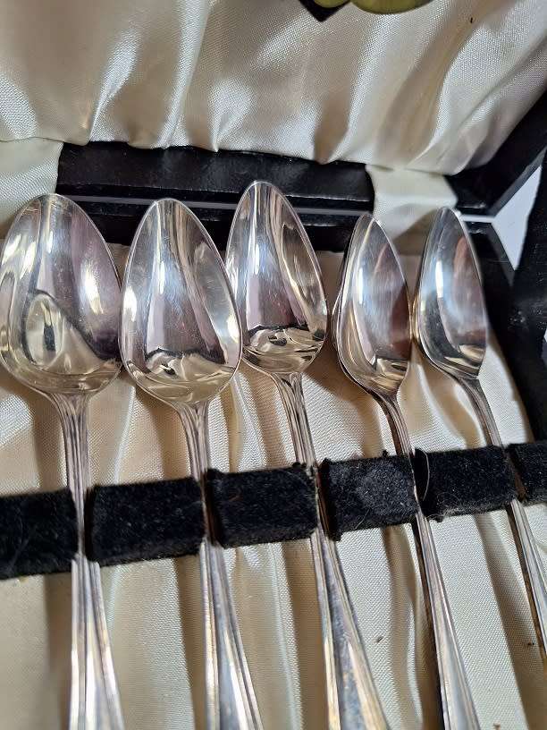 5 x Large epns teaspoons in excellent condition