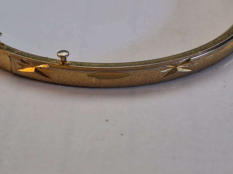 Lovely childs bracelet stamped 18 RPG