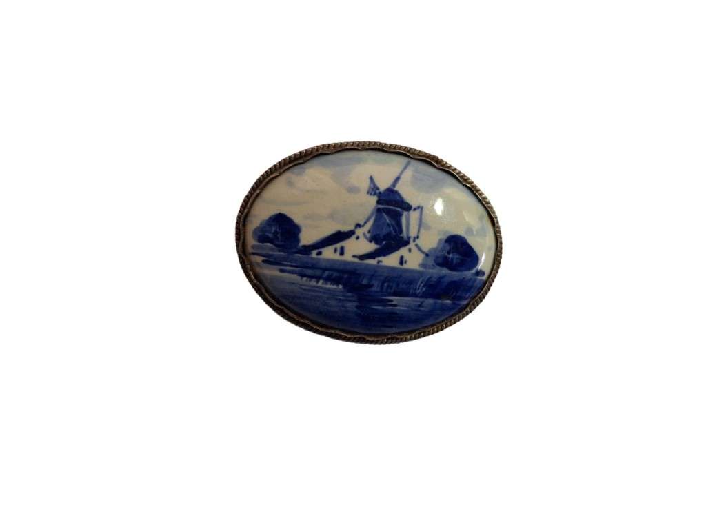 Vintage Delft brooch in silver