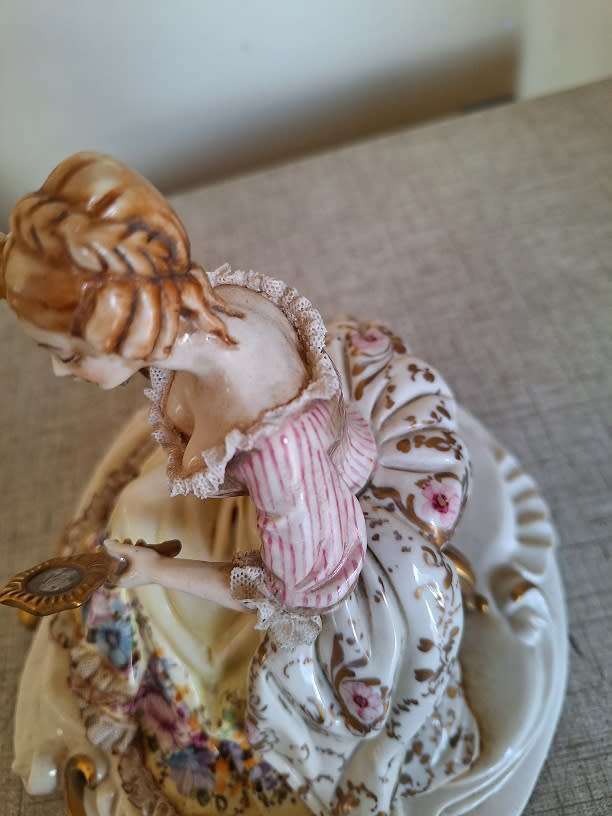 Stunning Dresden figurine