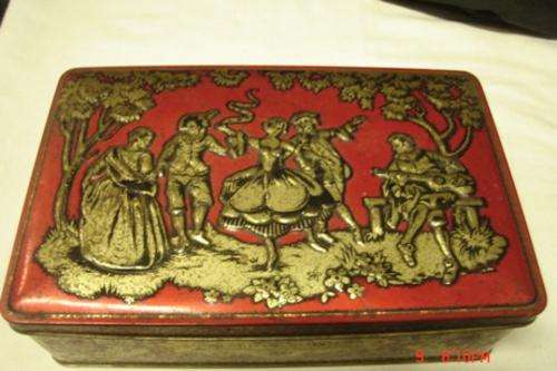 VINTAGE CALLARDS & BOWSER TIN