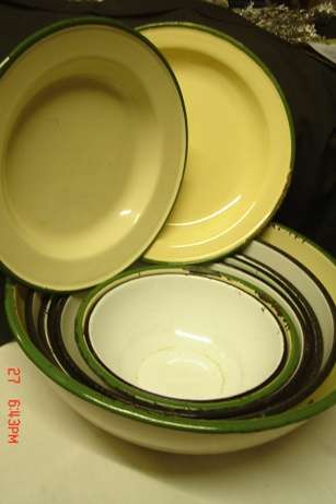 7 OLD ENAMEL BOWLS AND 2 PLATES