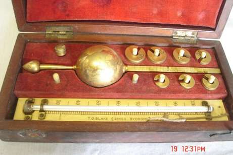 1800 -1900 ANTIQUE SIKES HYDROMETER AND THERMOMETER IN ORIGINAL BOX VALUE PLUS MINUS R4000.00