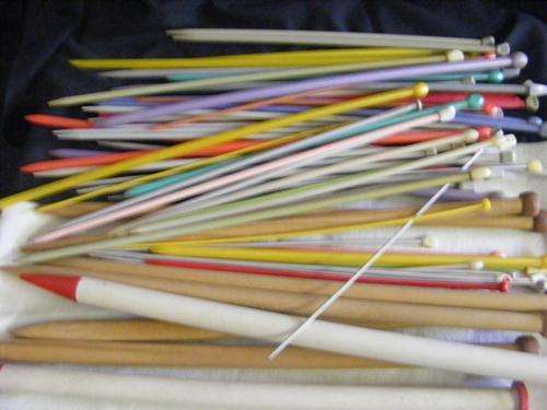 PLUS MINUS 30 PAIRS OF KNITTING NEEDLES AND SOME CIRCULAT NEEDLES PLUS DOUBLE SIDED NEEDLES BARGAIN