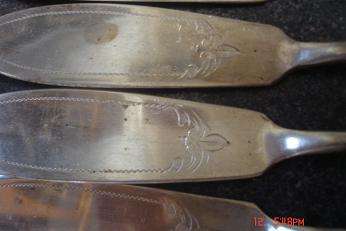 LOVELY FISH KNIVES EPNS