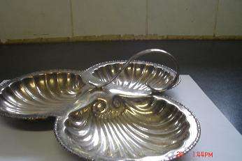 LOVELY THREE DIVISION SNACK DISHES EPNS