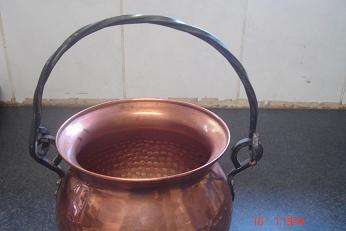LOVELY HAND BEATEN COPPER POTJIE POT BRASS FEET