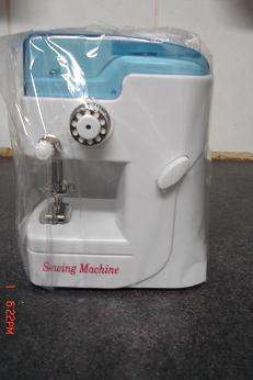 LITTLE SEWING MACHINE