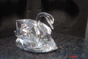 STUNNING SWAROVSKI SILVER CRYSTAL SWAN
