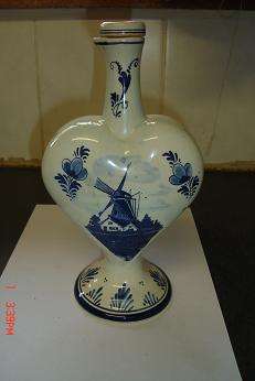 STUNNING DELFT BLUE DECANTER FOR YOUR PUB