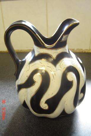 STUNNING GOUDA VASE FROM ZUID HOLLAND