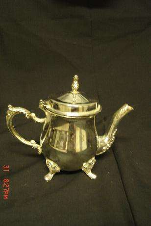 LOVELY LITTLE SILVER PLATED TEA FOR ONE TEAPOT
