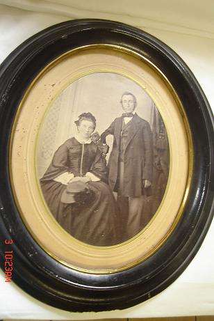 OLD BLACK AND WHITE PHOTO/PICTURE IN VERY OLD FRAME