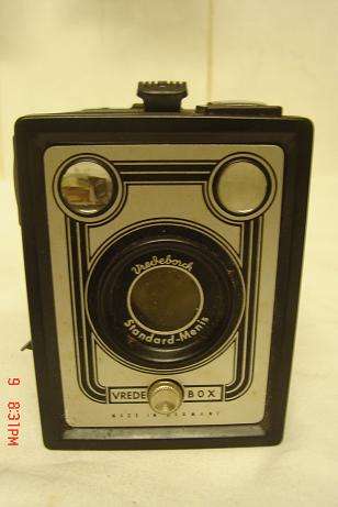 VINTAGE VREDE BOX CAMERA
