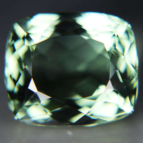 19.10cts.HUGE AAA EXCELLENT GREEN LAB AMETHYST CUSHION GEM