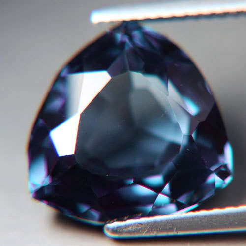 9.25ct.AWESOME RUSSIAN COLOR CHANGE ALEXANDRITE TRILLION GEM