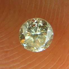 DIAMOND  - 0.11 CARAT TOP LIGHT BROWN, I1  ROUND BRILLIANT DIAMOND 3.05 x1.79mm