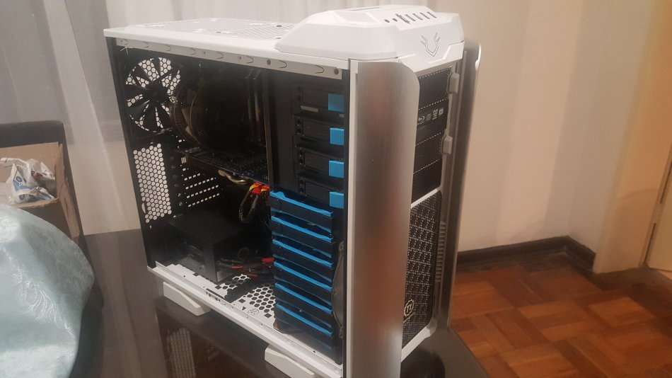 Massive Gaming Machine!! i7, Massive Case! Plays Any Game