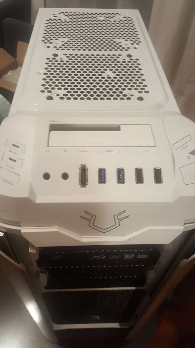 Massive Gaming Machine!! i7, Massive Case! Plays Any Game