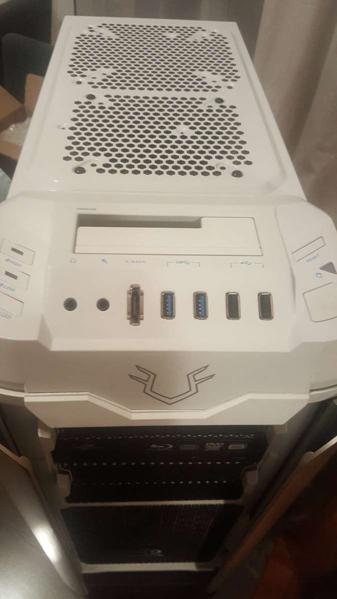 Massive Gaming Machine!! i7, Massive Case! Plays Any Game