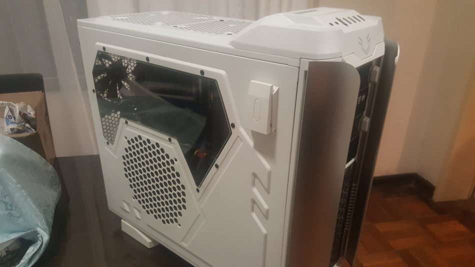 Massive Gaming Machine!! i7, Massive Case! Plays Any Game