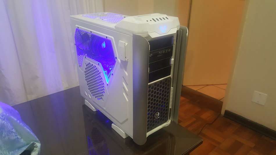 Massive Gaming Machine!! i7, Massive Case! Plays Any Game