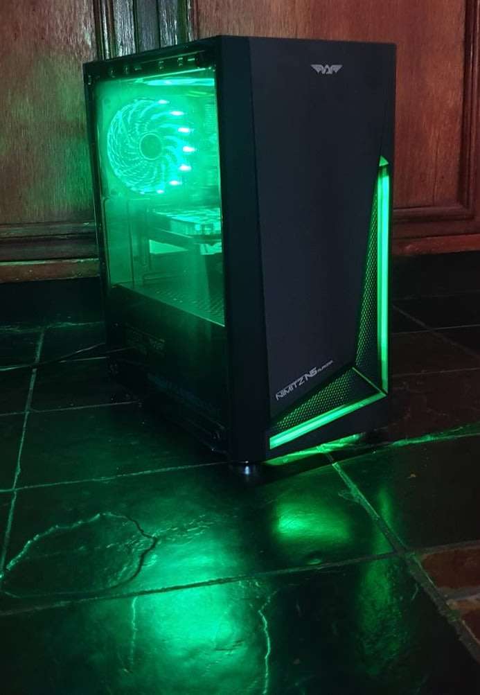 ** WOW ** MASSIVE I7 Gaming PC, 4GB Graphics, 16GB Memory, HDD, Fans worth R600
