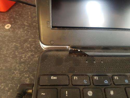 PLEASE READ - Life Digital - ZEDAIR Plus LAPTOP - 15.6` Display, 500GB HDD, Win 10, 4GB Memory