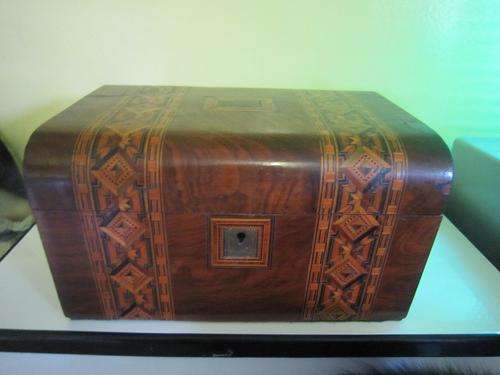 Art deco tumbridge wear wallnut jewlery box