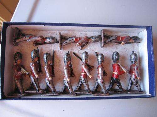 1930's PEWTER TOY SOLDIERS