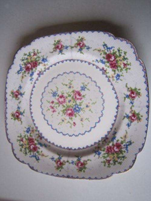 6 ROYAL ALBERT PETIT POINT BONE CHINA PLATES