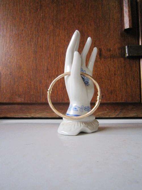 GOLD TWISTED STRAND BRACELET 8CT WITH CLASP  ITEM NO 171