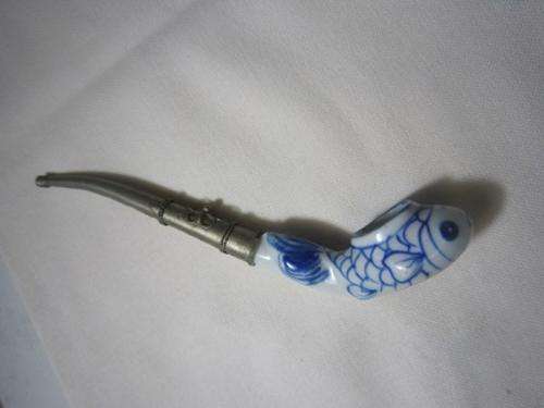 LOVELY PORCELAIN AND METAL CHINESE PIPE
