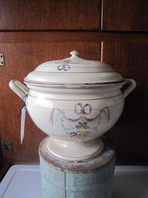 STUNNING ENAMEL VINTAGE TUREEN    ITEM CONS 1