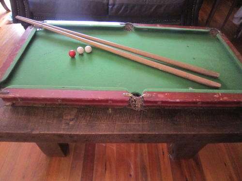 THE WALTER LINDRUM HOME SNOOKER TABLE AND ACCESSORIES  ITEM NO 743