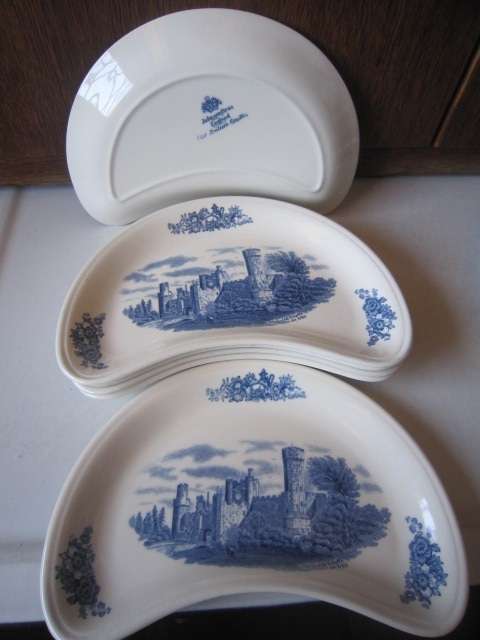 BEAUTIFUL JOHNSON BROS 'BRITAIN CASTLES' HALF MOON PLATES  ITEM NO 2067
