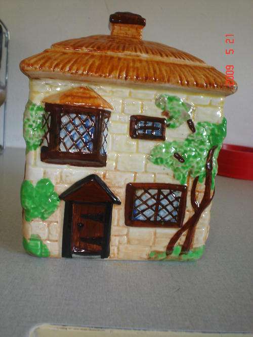 Beswick Biscuit Barrel
