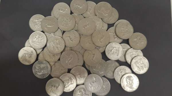 20 x  R 1 coins to collect