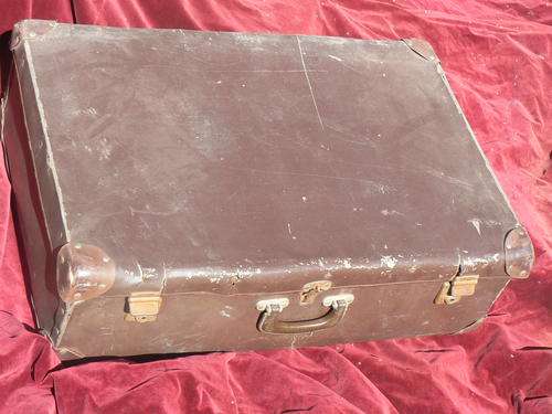 Vintage suite case R 1 start special make your bids no 1