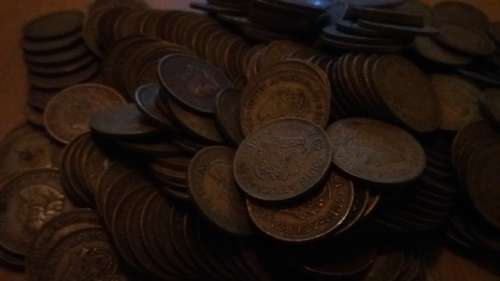 ** Massive Lot Of 220 1st Decimal Half Cent Coins From The 60s . One Bid For All. **