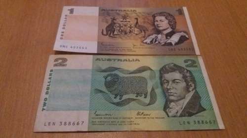 ** Nice Lot Of 17 International Bank Notes. One Bid For All. Please See All Pictures **