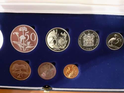 ** Beautiful 1983 Short Proof Set With Silver R1 **