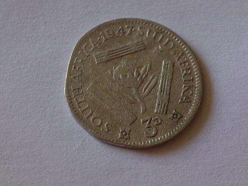 Great 1947 Silver Threepence tickey ( Strange shape )