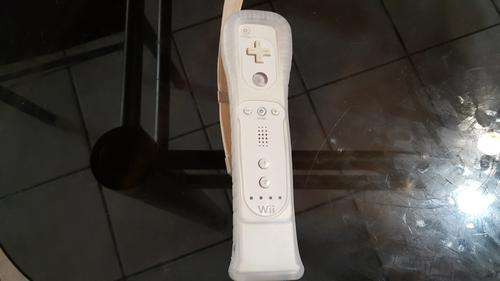 Crazy R1 - 1 White WiiMote with MotionPlus attachment
